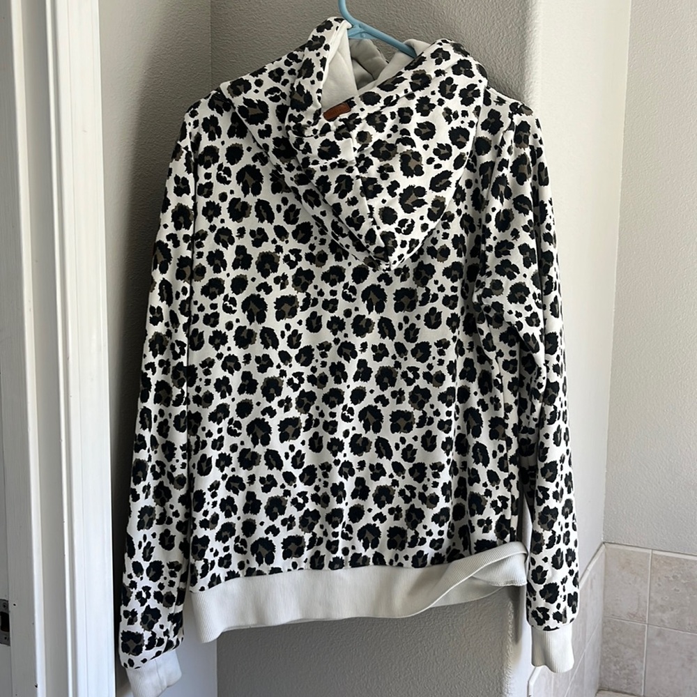 Wanakome, pull over hoodie.